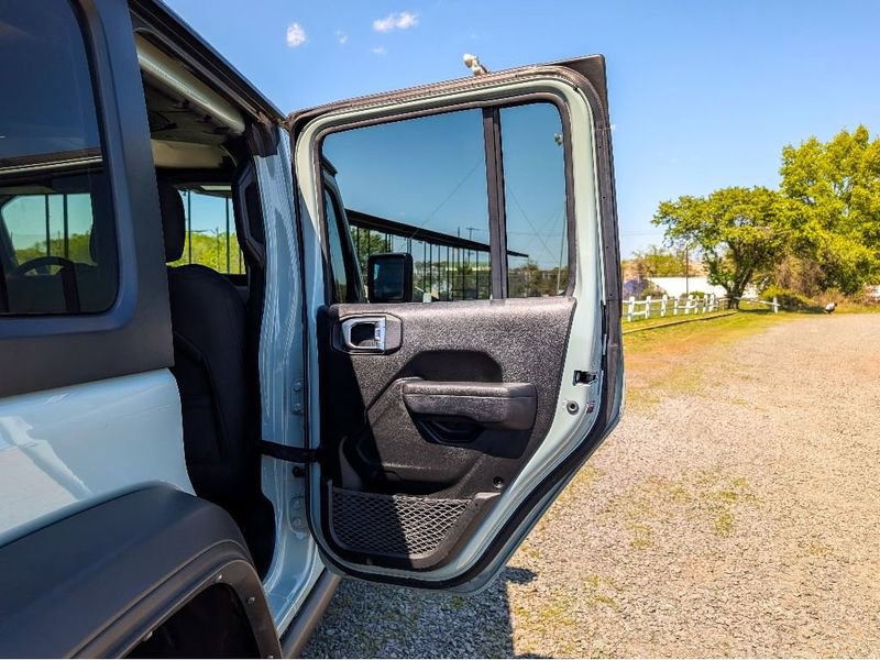Used 2023 Jeep Wrangler Unlimited w/ Cold Weather Group AWD/4WD image 12
