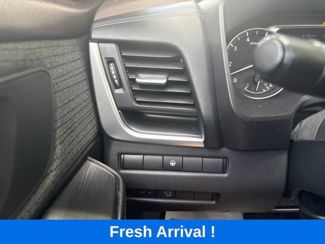 Used 2023 Nissan Rogue SV FWD image 9