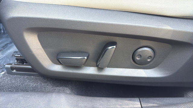 New 2026 Mitsubishi Outlander SEL AWD/4WD image 12