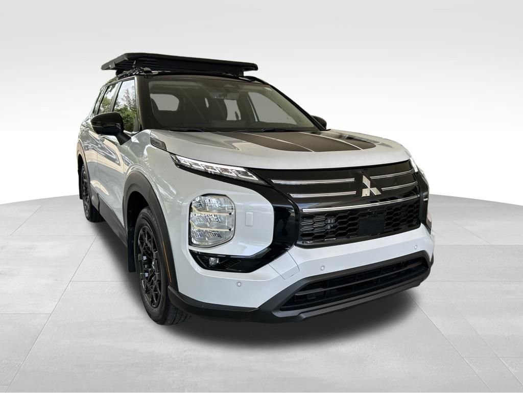 New 2026 Mitsubishi Outlander AWD image 2