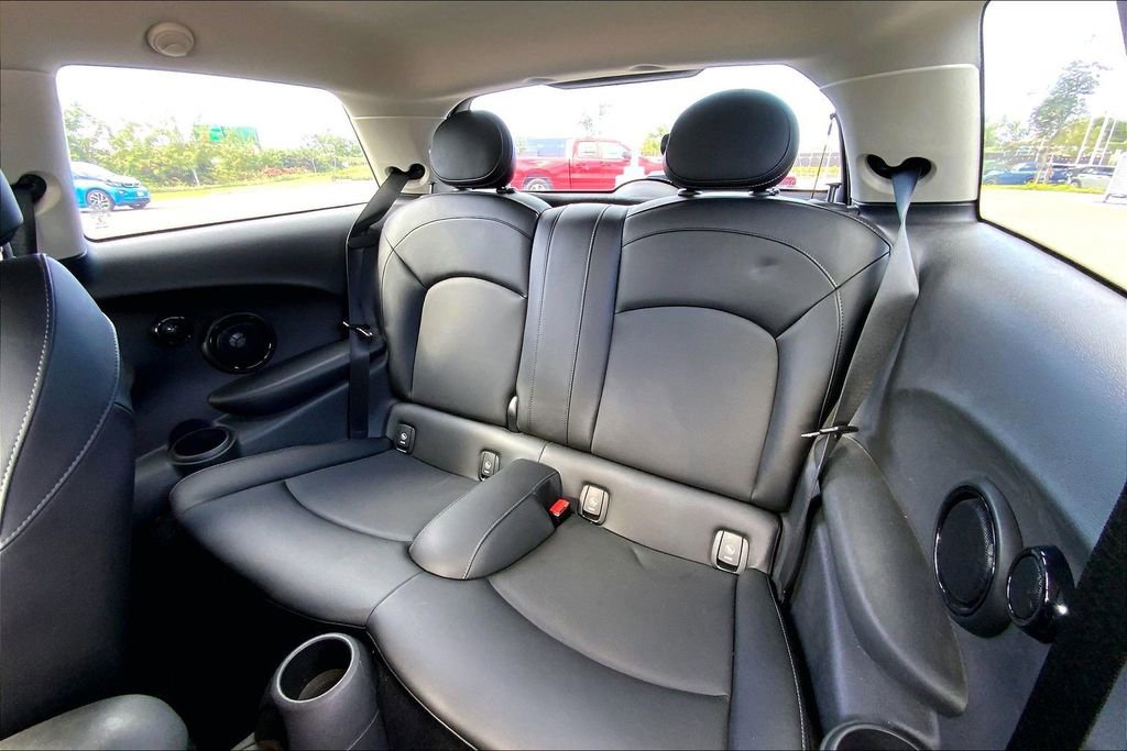 Used 2018 MINI Cooper S image 24