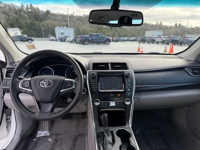 Used 2015 Toyota Camry XLE w/ Convenience Package image 12