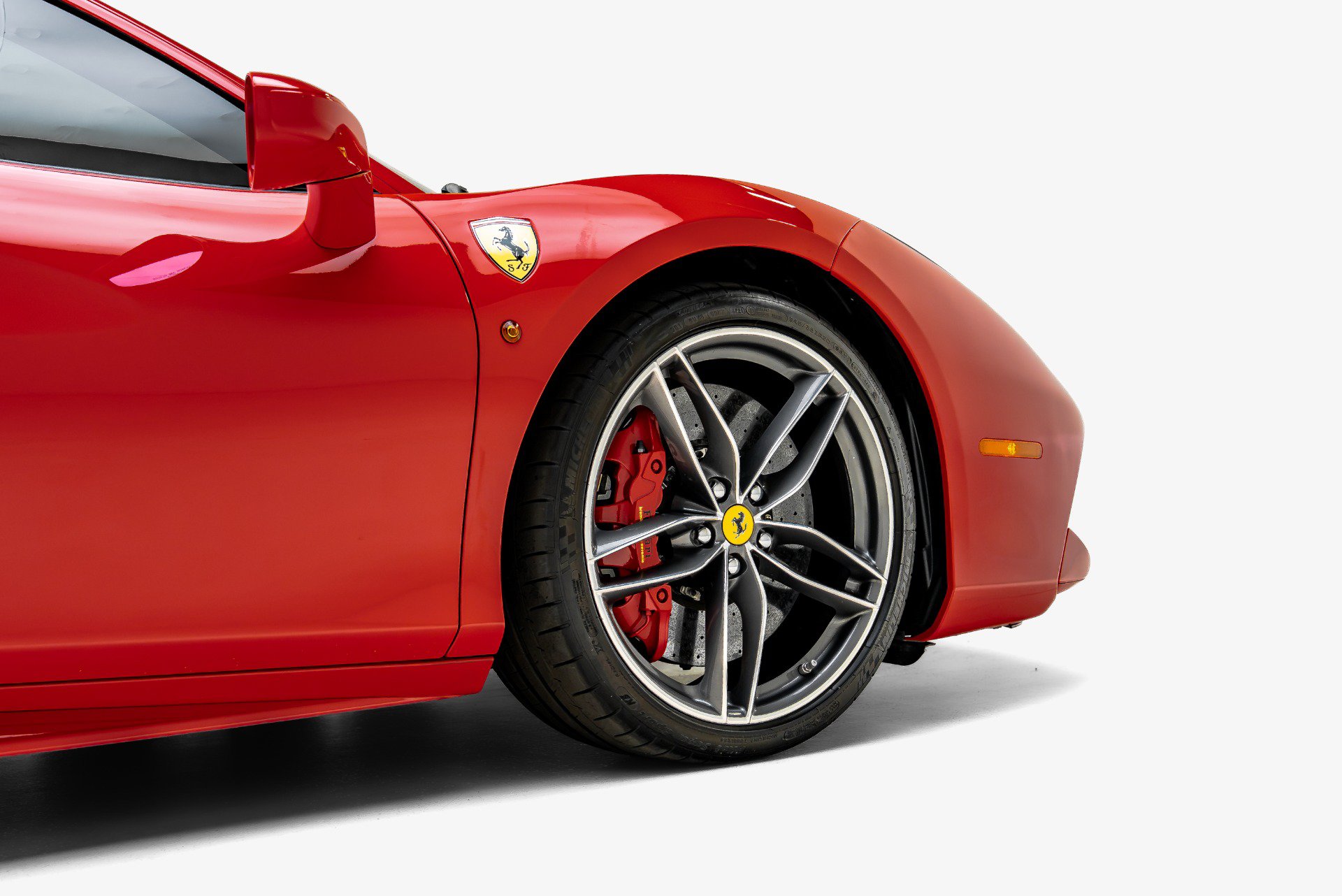 Used 2018 Ferrari 488 GTB RWD image 17