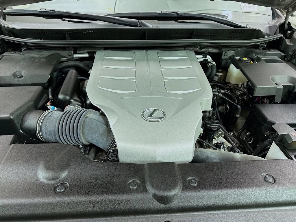 Used 2023 Lexus GX 460 Luxury w/ Accessory Package AWD/4WD image 31