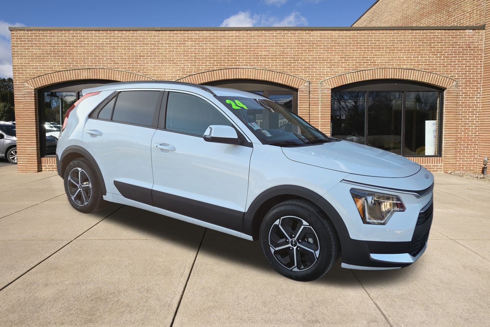 Used 2024 Kia Niro EX w/ EX Cold Weather Package video 1