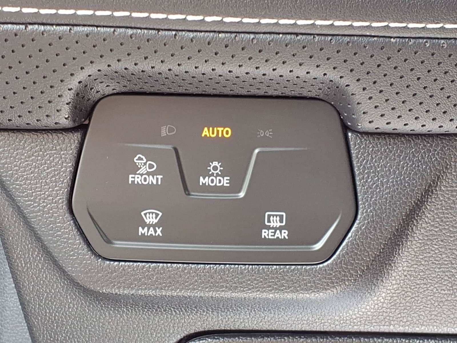 Used 2024 Volkswagen Atlas SEL Premium R-Line AWD/4WD image 22