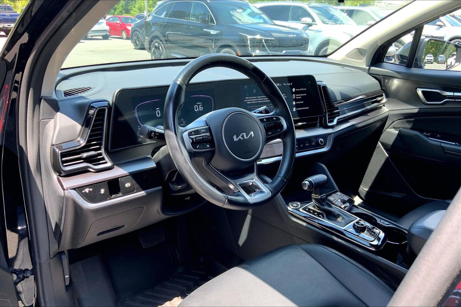Used 2025 Kia Sportage EX FWD image 15