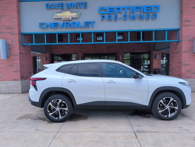 Used 2024 Chevrolet Trax RS FWD image 8