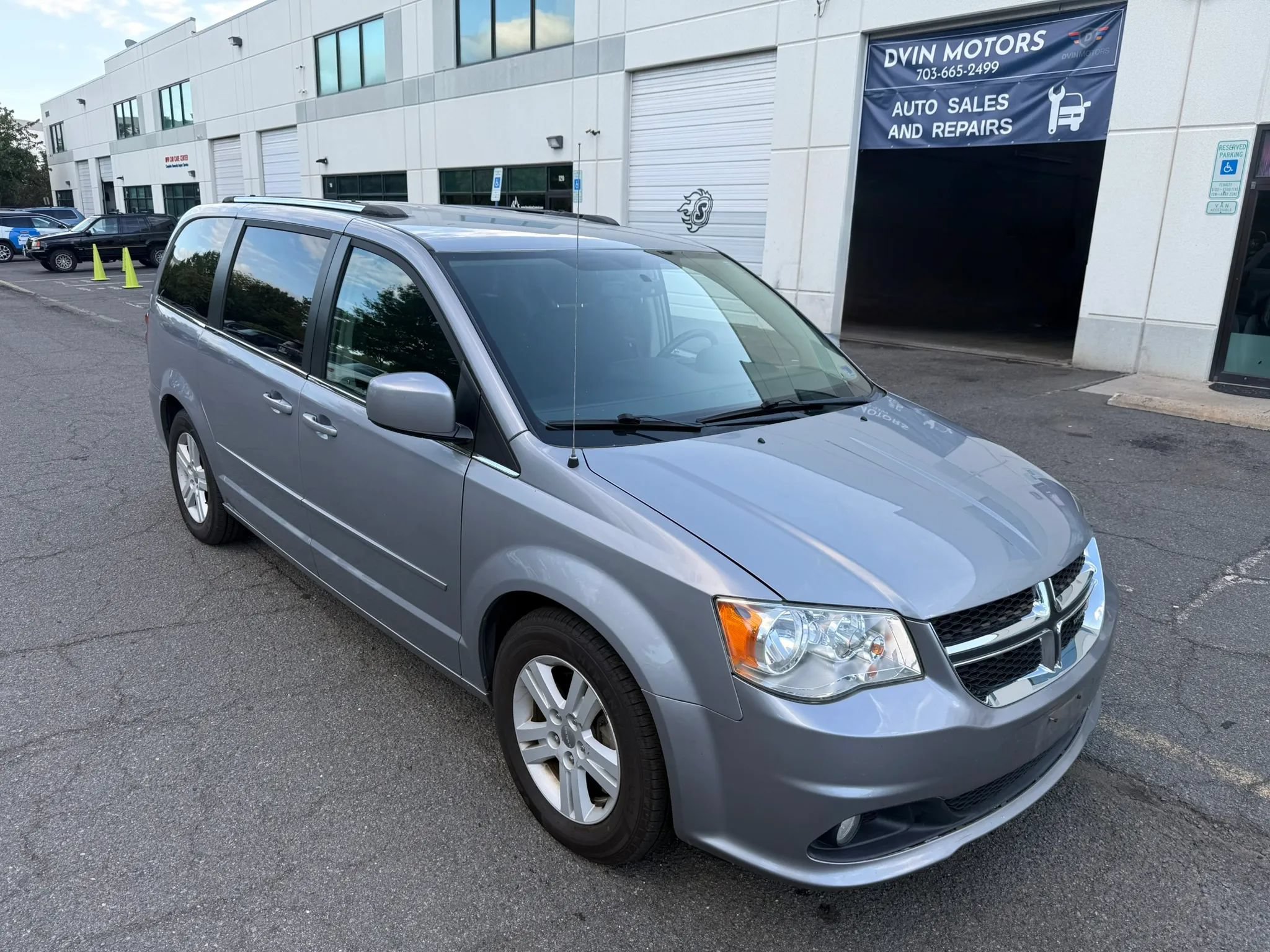 Used 2013 Dodge Grand Caravan Crew w/ Safety Sphere Group FWD image 16