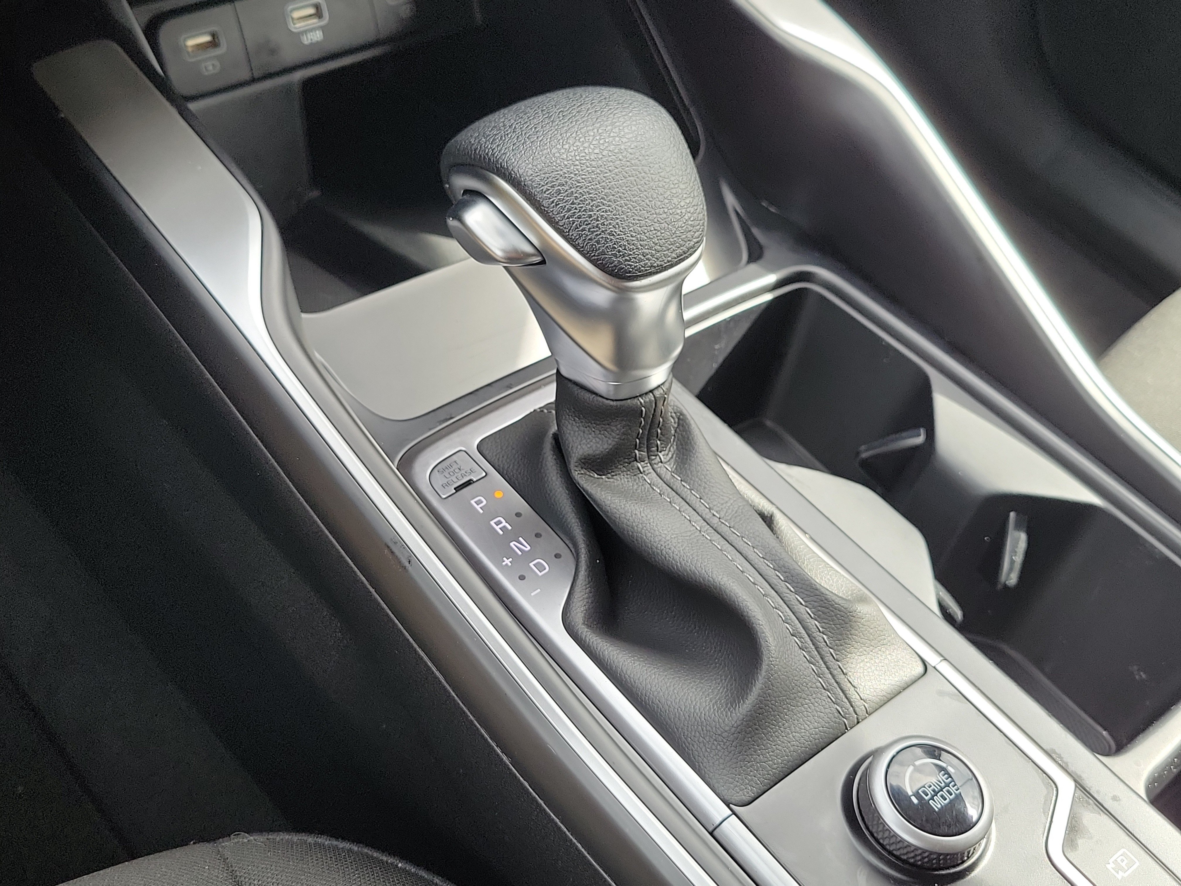 Certified 2023 Kia Sorento LX FWD image 35