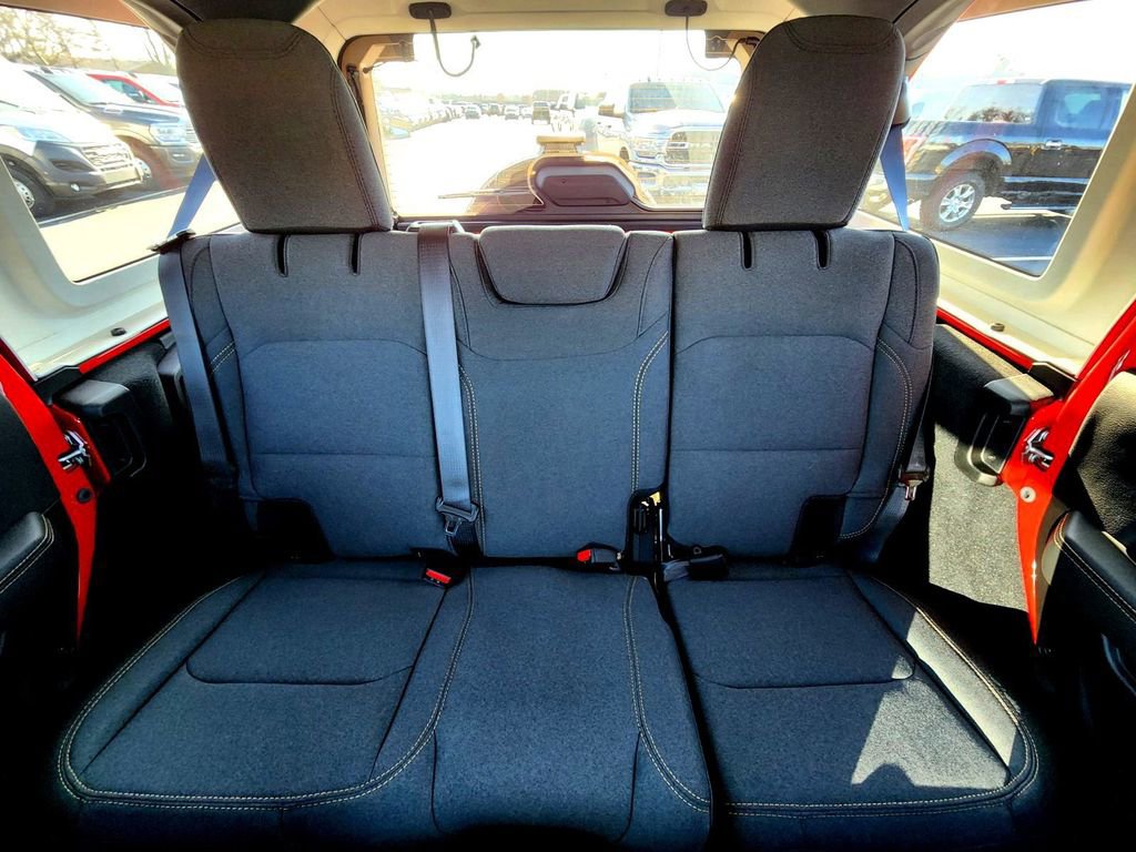 New 2025 Jeep Wrangler Sahara w/ Technology Group image 34