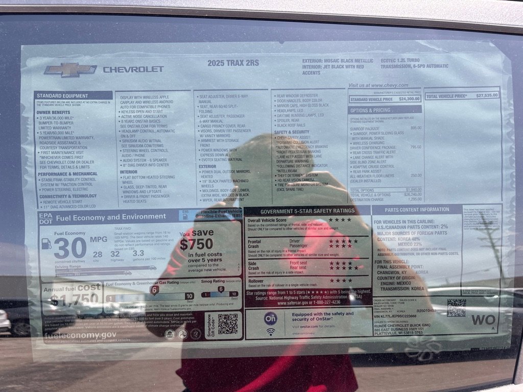 Used 2025 Chevrolet Trax RS w/ Sunroof Package image 14