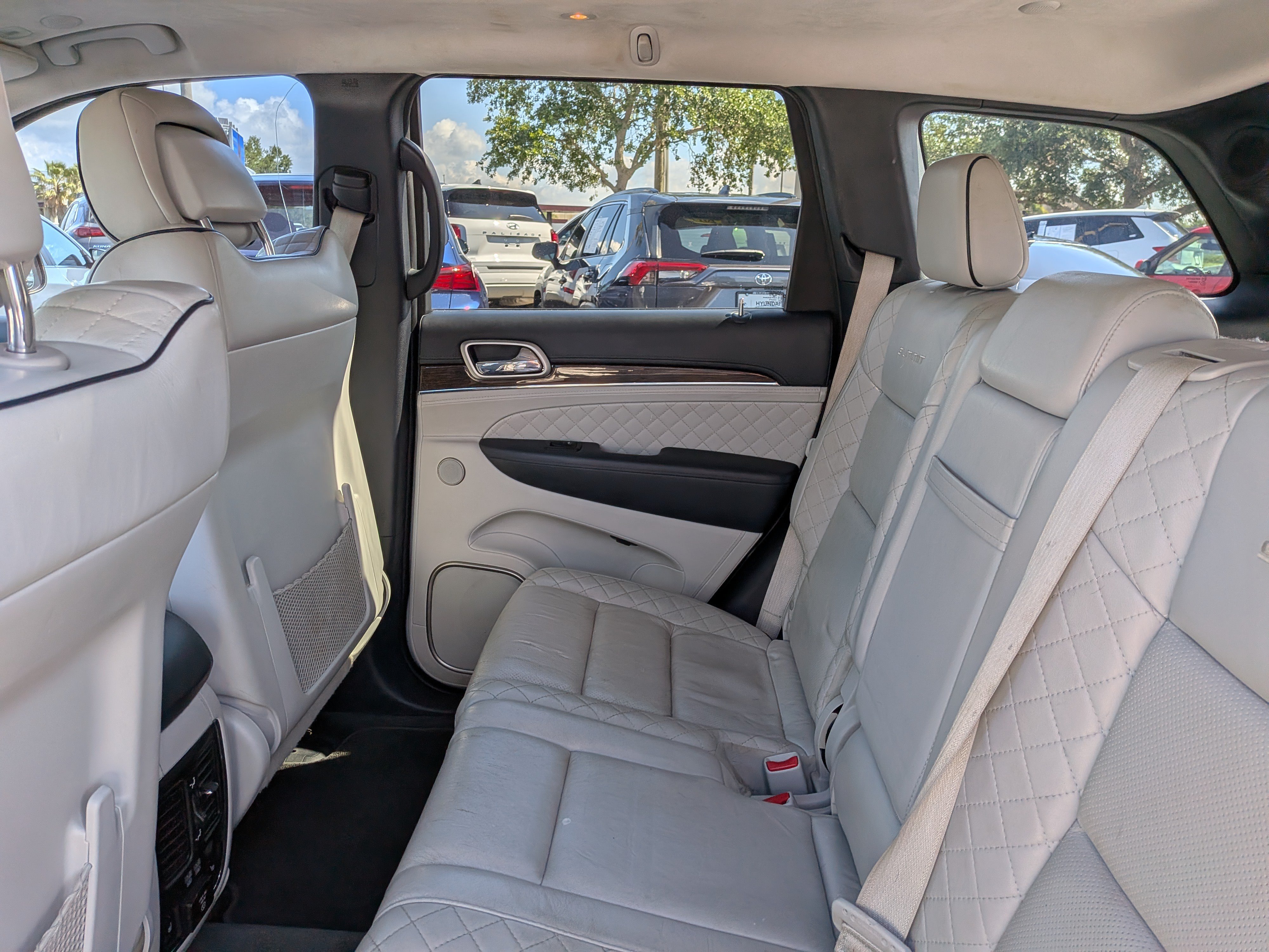 Used 2017 Jeep Grand Cherokee Summit AWD/4WD image 15