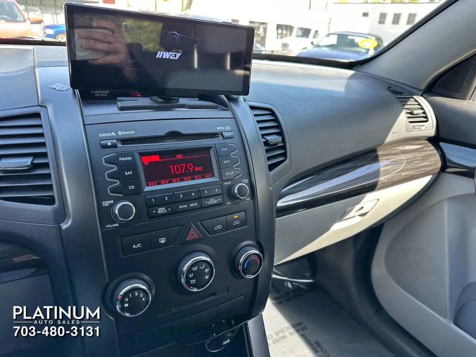 Used 2012 Kia Sorento LX image 11