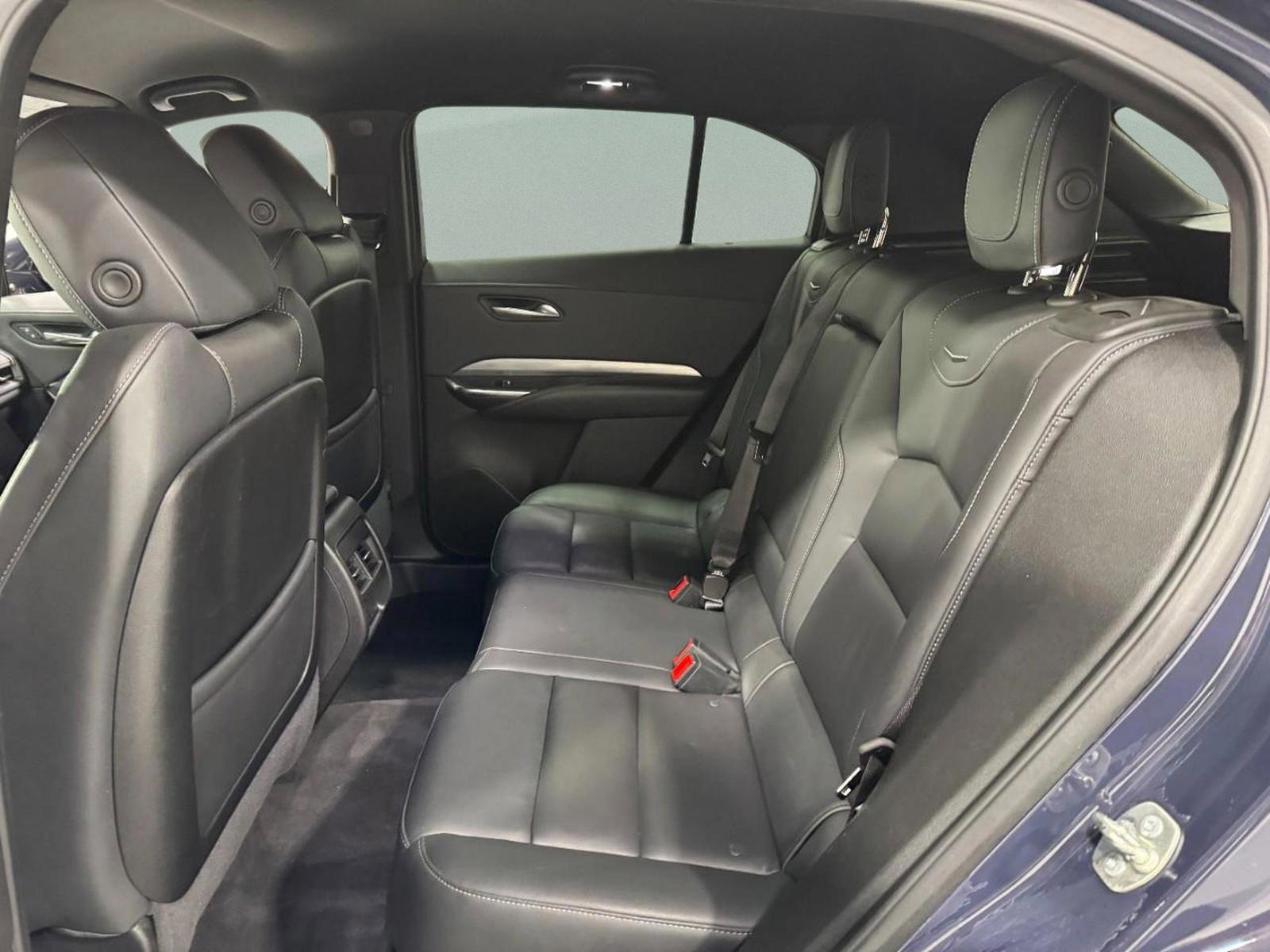 Used 2025 Cadillac XT4 Premium Luxury image 10