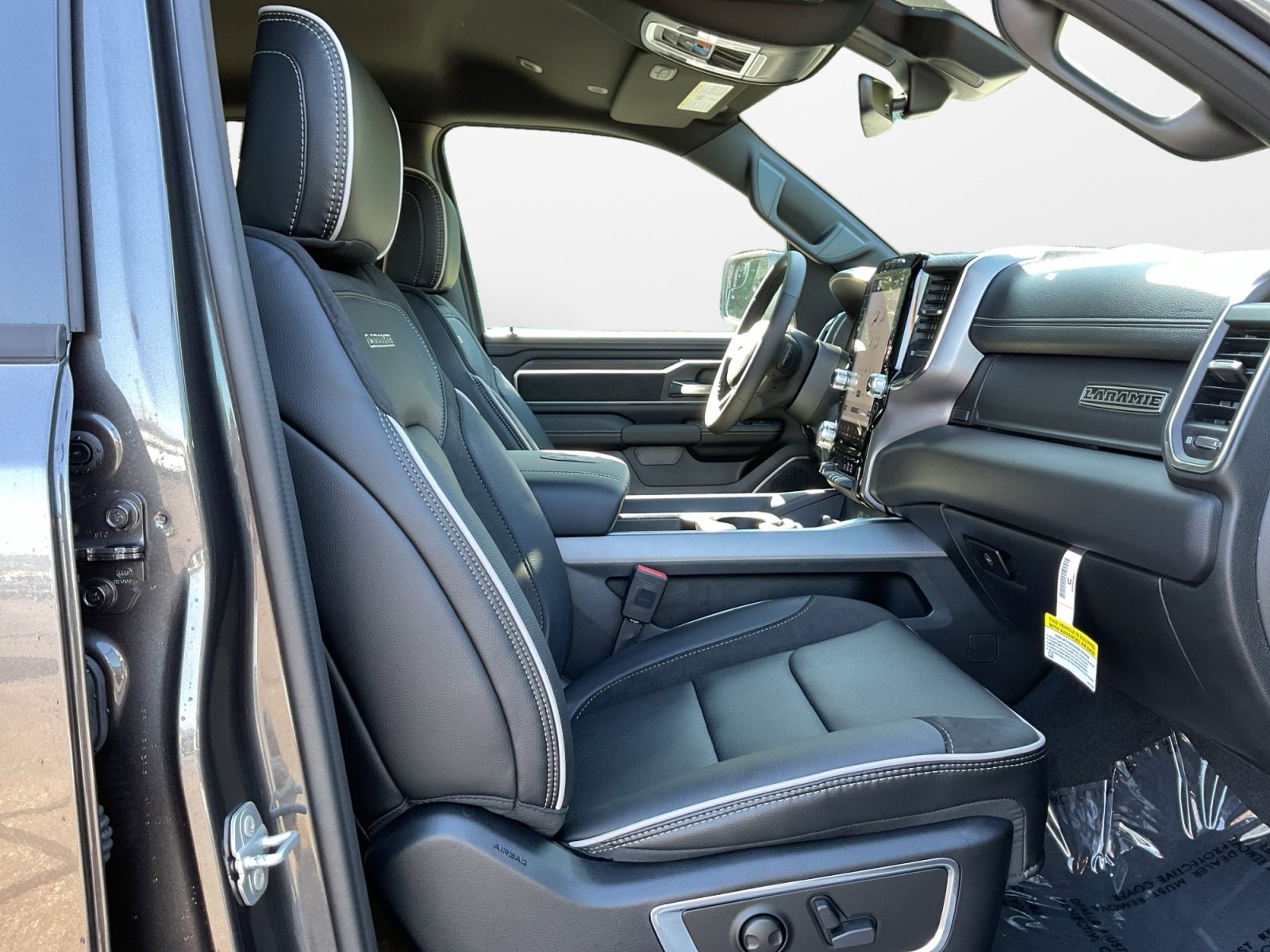 New 2026 RAM 1500 Laramie w/ Sport Appearance Package image 15