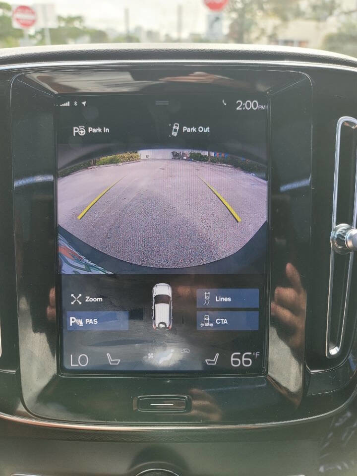 Used 2019 Volvo XC40 T5 R-Design image 18