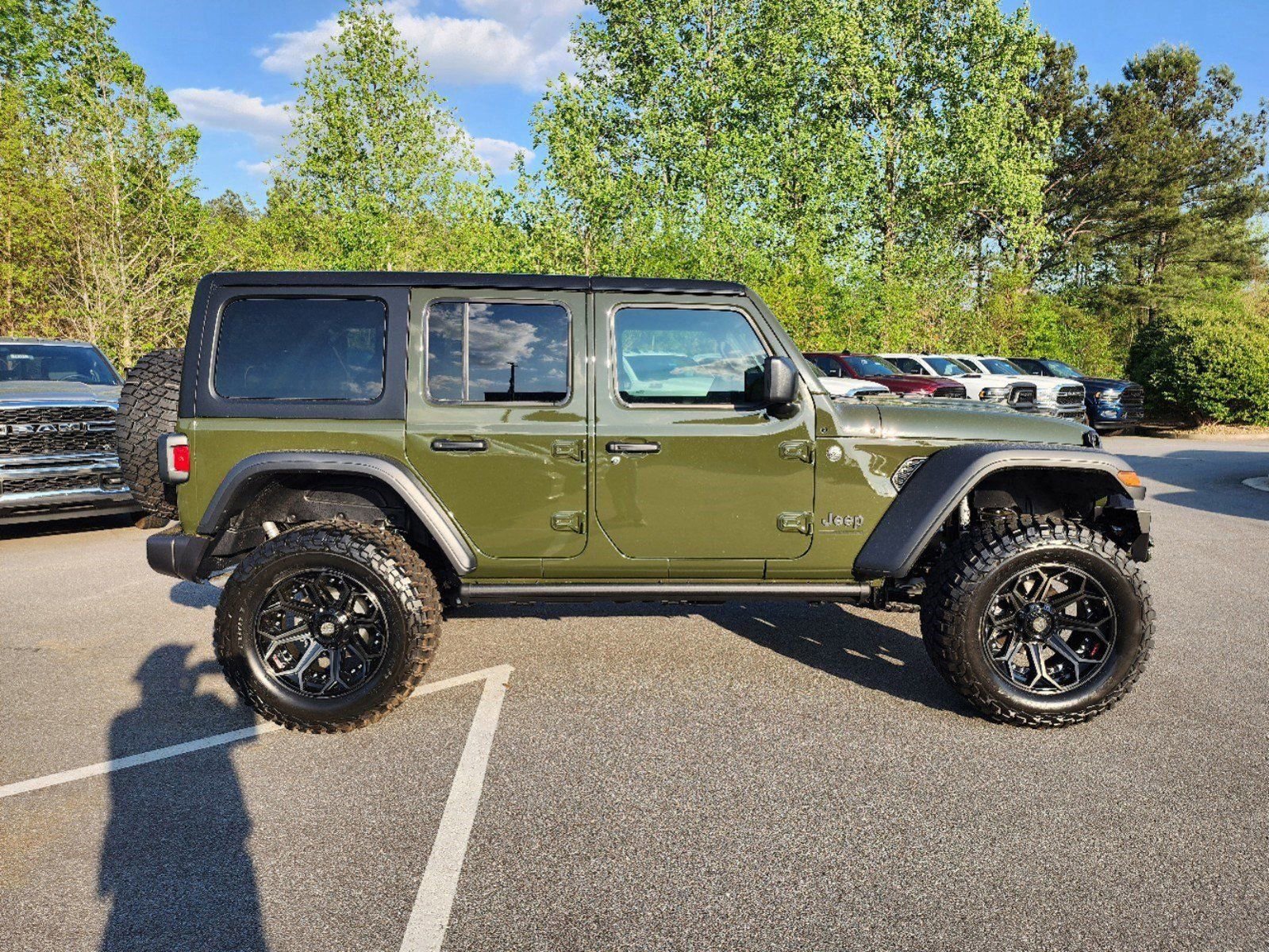 Used 2024 Jeep Wrangler Unlimited Sport image 2