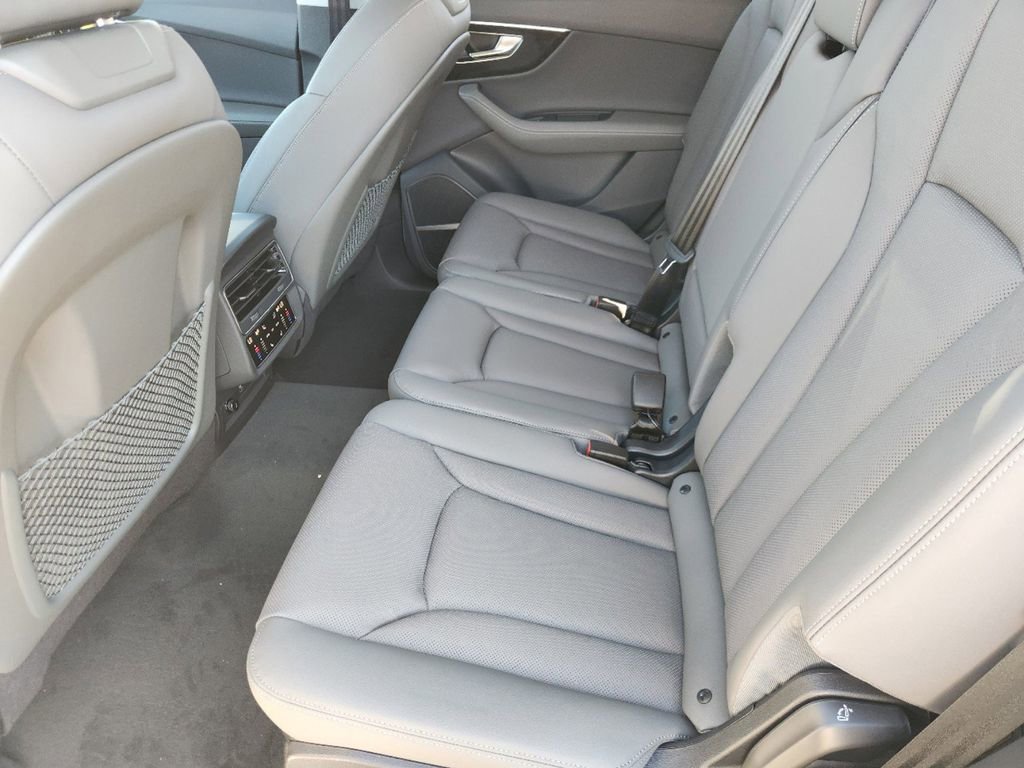New 2025 Audi Q7 3.0T Premium Plus image 32