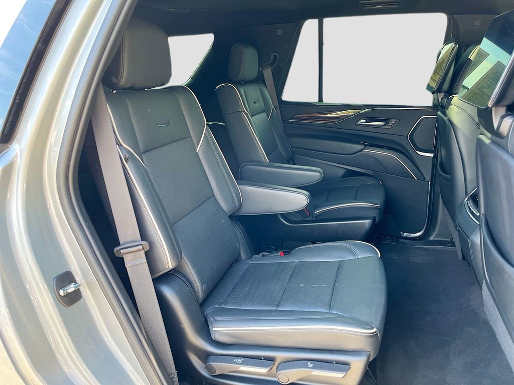 Used 2024 Cadillac Escalade Premium Luxury RWD image 37
