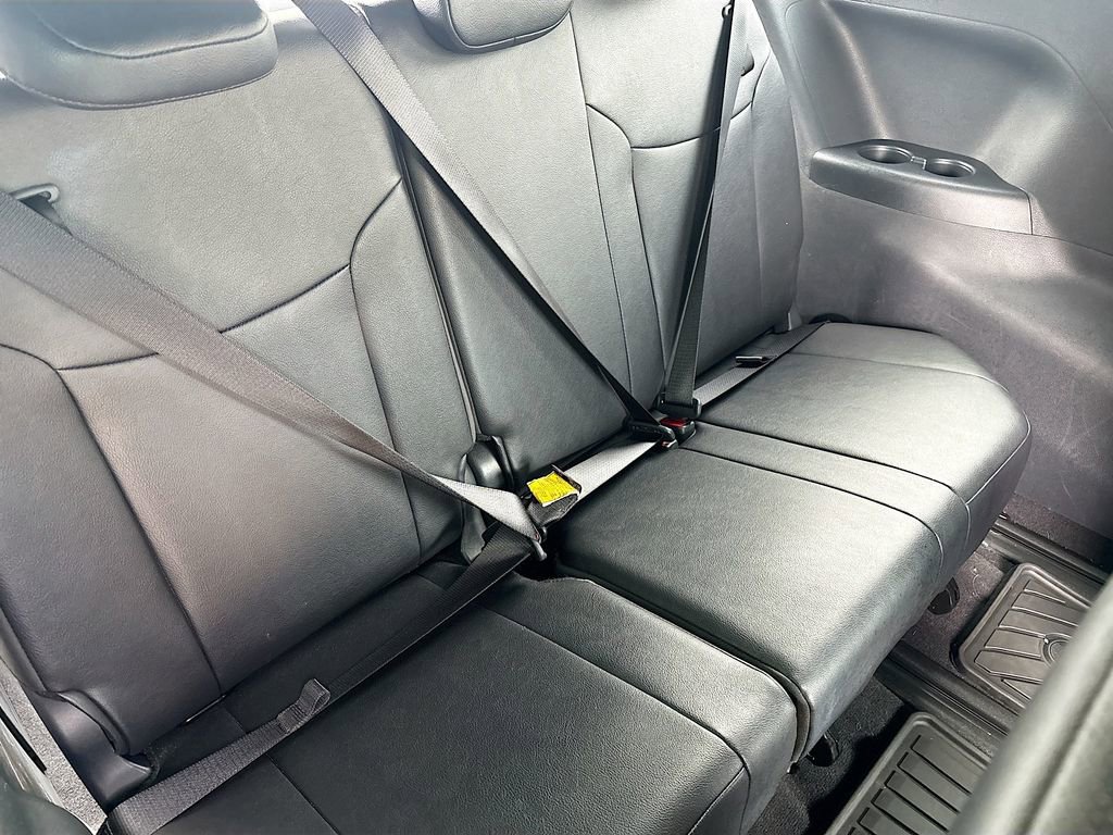 Used 2025 Toyota Sienna Limited image 29