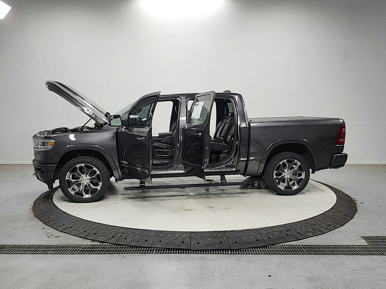Used 2020 RAM 1500 Limited RWD image 13