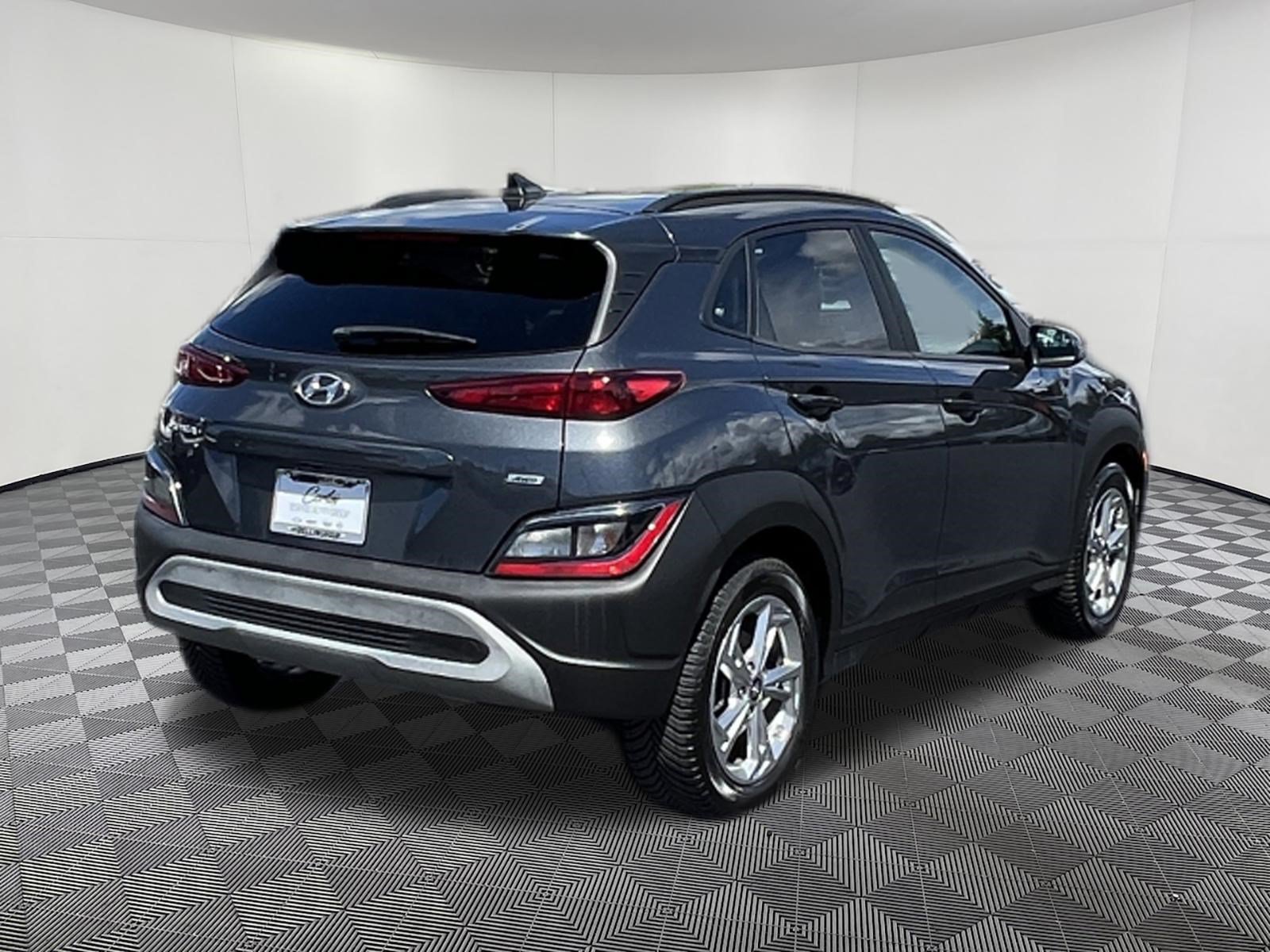 Used 2022 Hyundai Kona SEL AWD/4WD image 6
