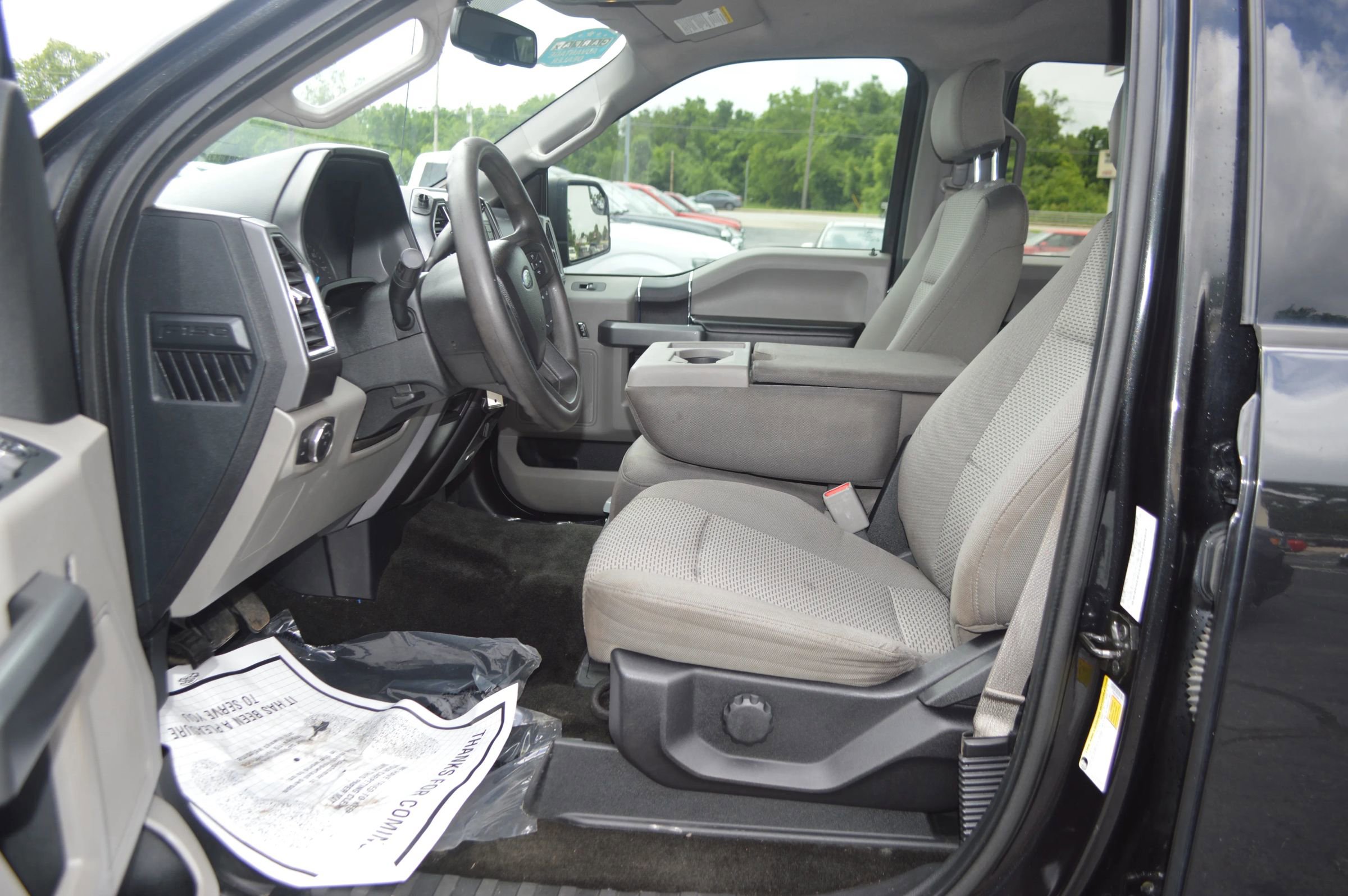 Used 2015 Ford F150 XLT image 12
