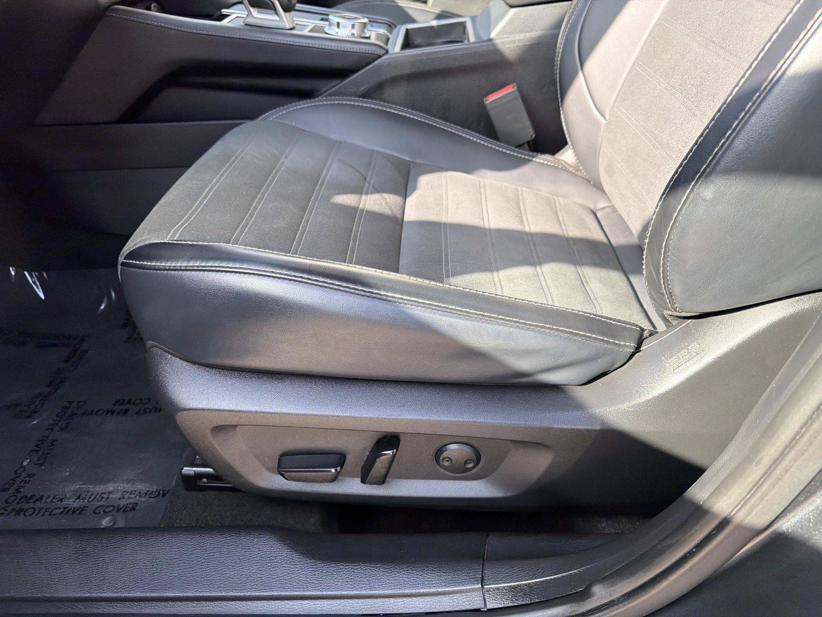 Used 2024 Mitsubishi Outlander AWD image 20