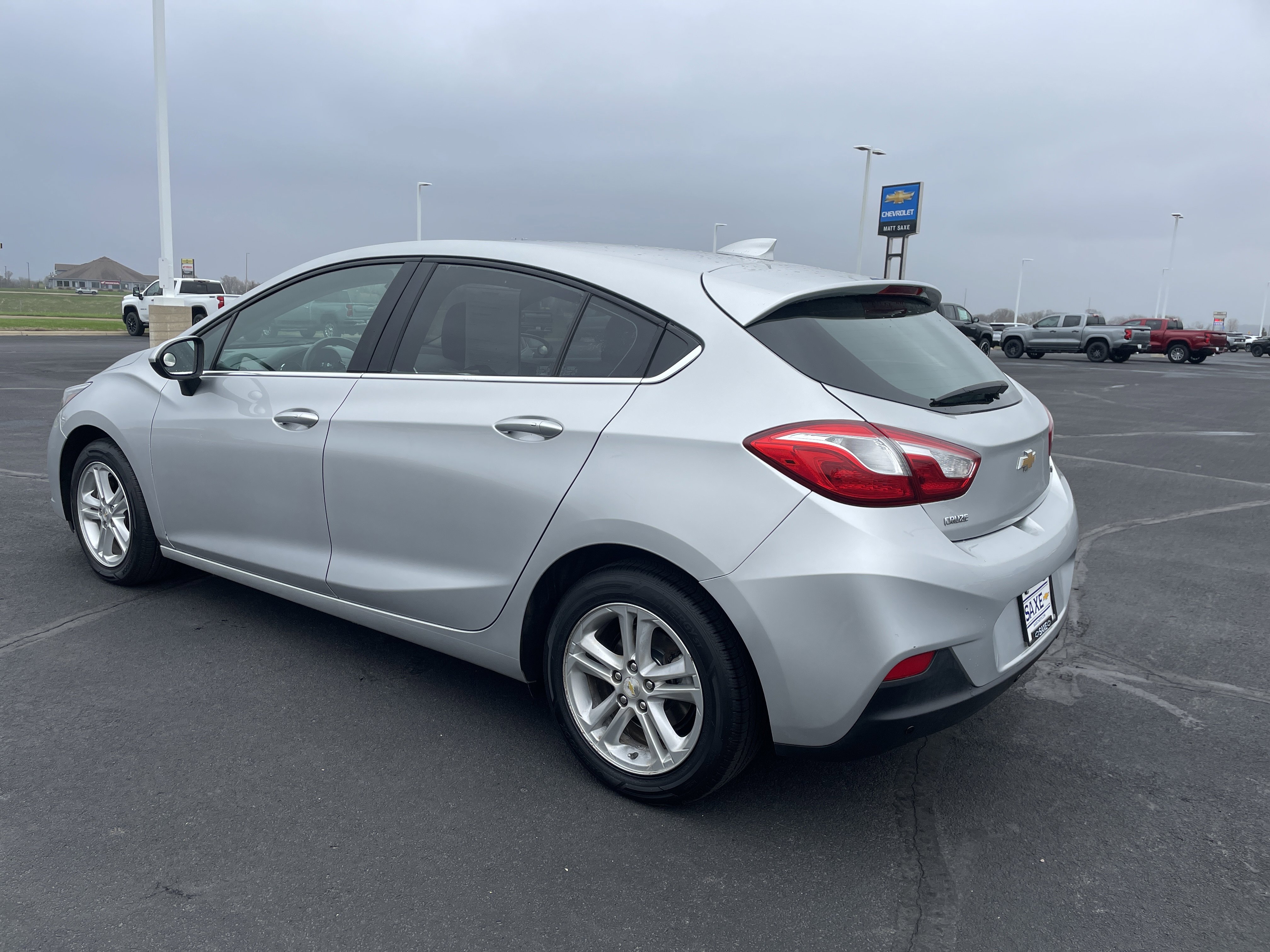 Used 2017 Chevrolet Cruze LT w/ Convenience Package image 3