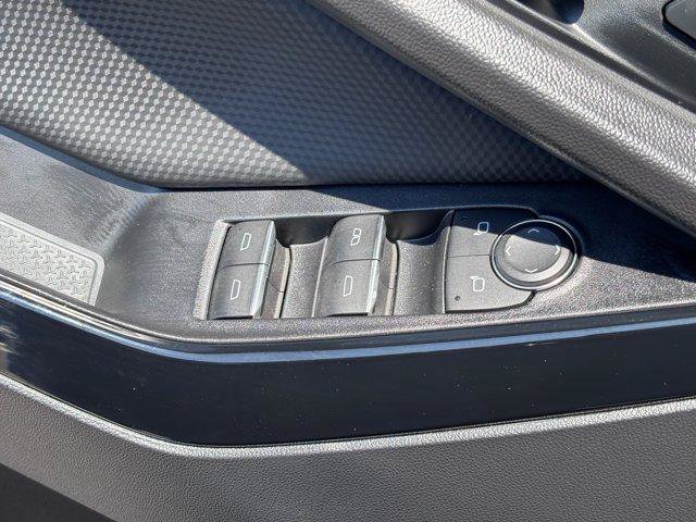 Used 2025 Chevrolet Equinox RS w/ Convenience Package III AWD/4WD image 19