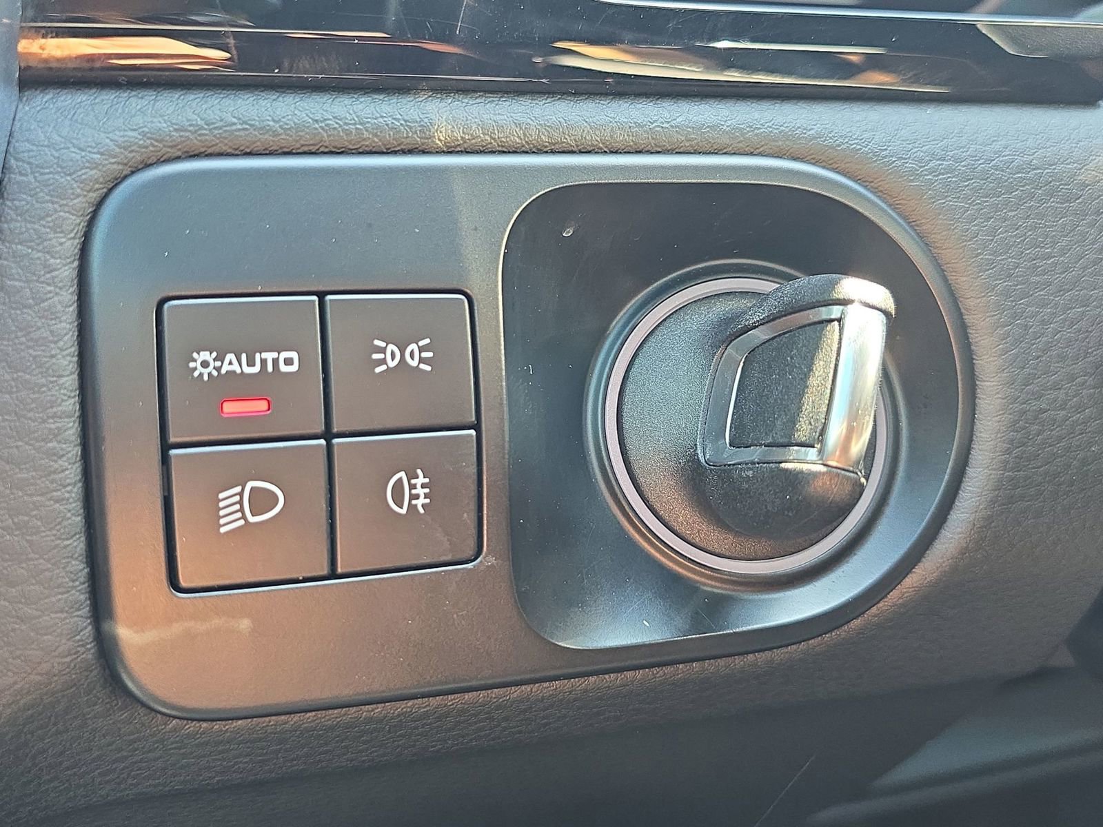 Certified 2023 Porsche Cayenne AWD/4WD image 25