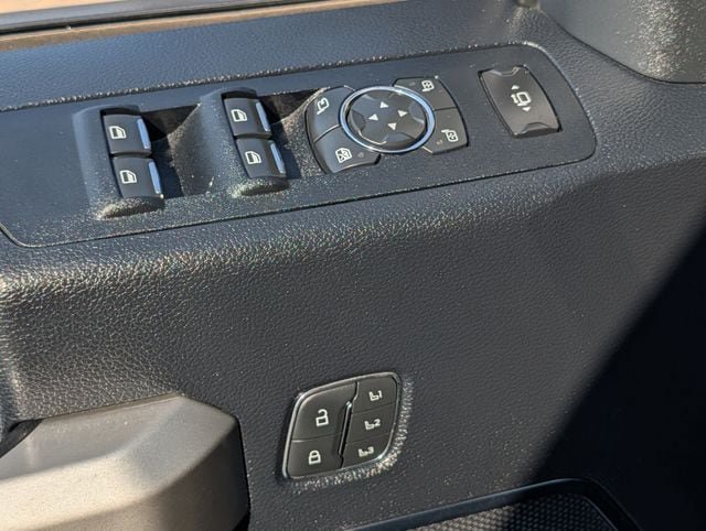 Used 2019 Ford F250 Lariat w/ Chrome Package AWD/4WD image 22
