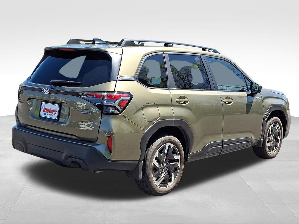 Used 2025 Subaru Forester Premium AWD/4WD image 6