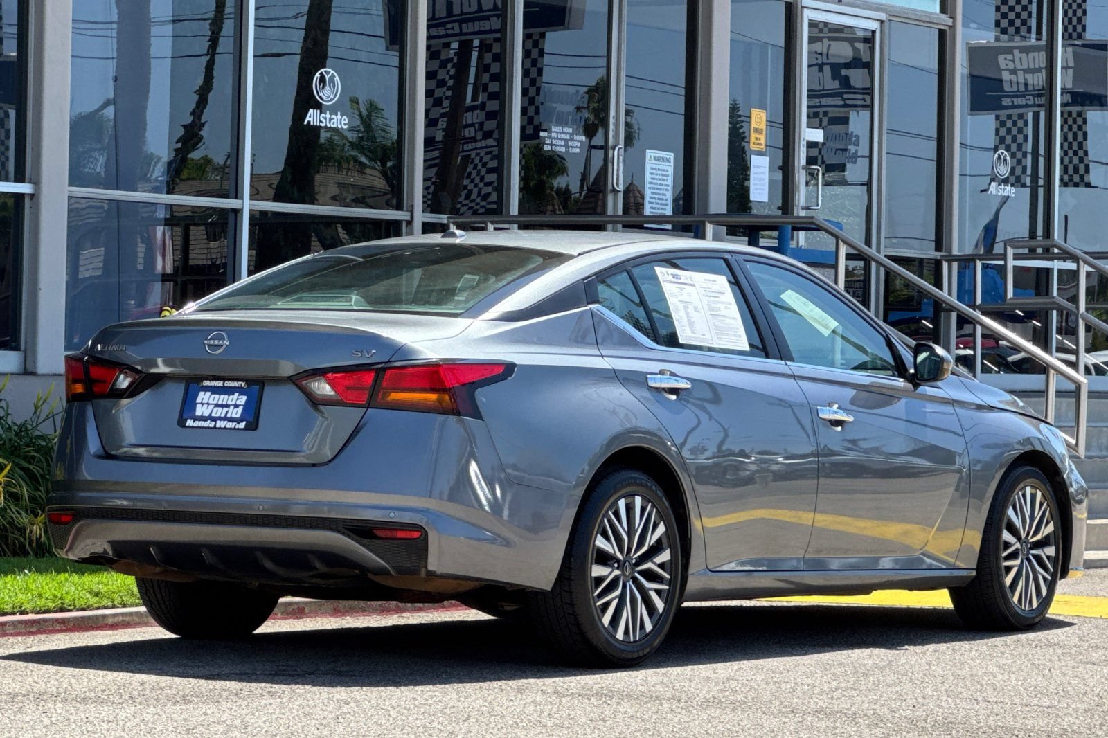 Used 2023 Nissan Altima 2.5 SV FWD image 4
