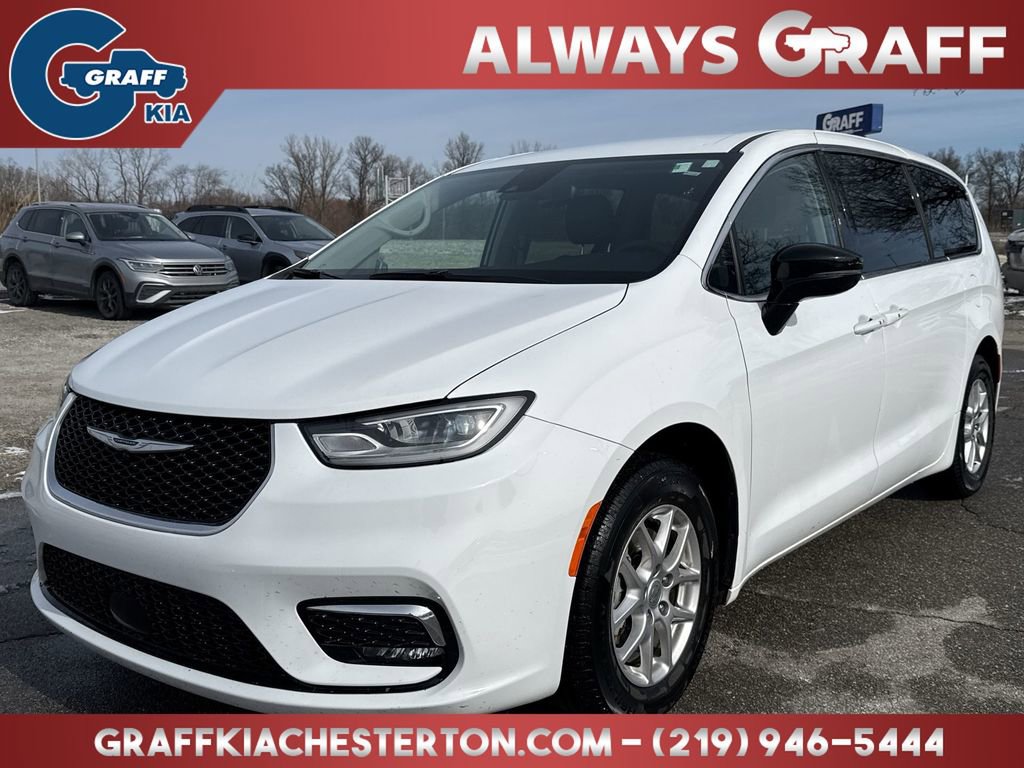 Used 2024 Chrysler Pacifica Touring-L