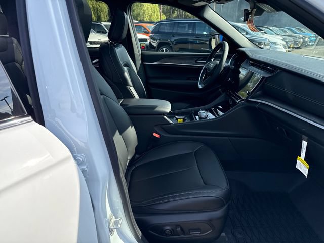 New 2026 Jeep Grand Cherokee Limited w/ Limited Altitude Package AWD/4WD image 9