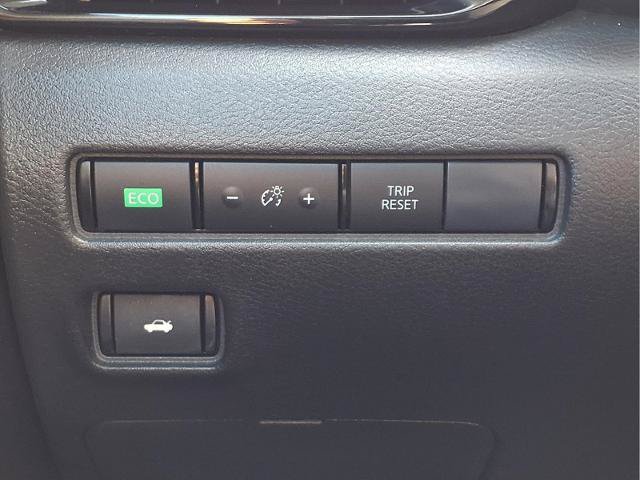 Certified 2023 Nissan Sentra SV FWD image 26