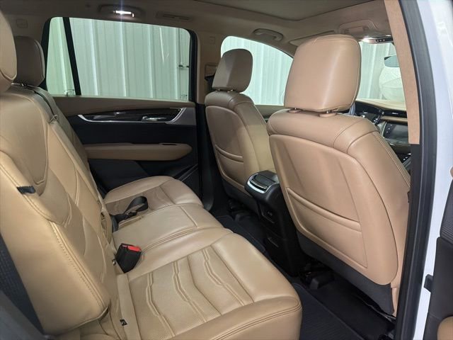 Used 2020 Cadillac XT6 Premium Luxury w/ Platinum Package FWD image 16