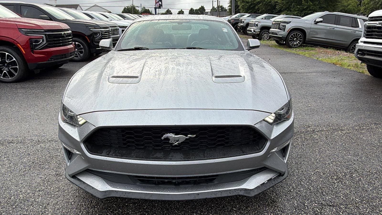 Used 2020 Ford Mustang Premium RWD image 2