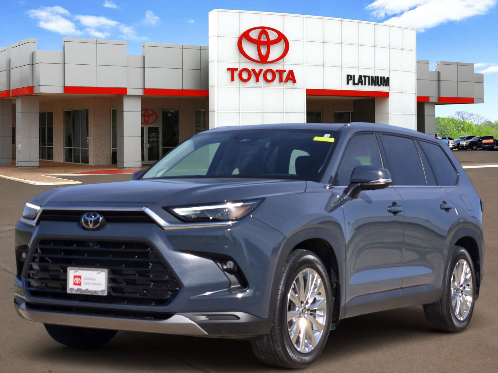 Used 2024 Toyota Grand Highlander Platinum image 2