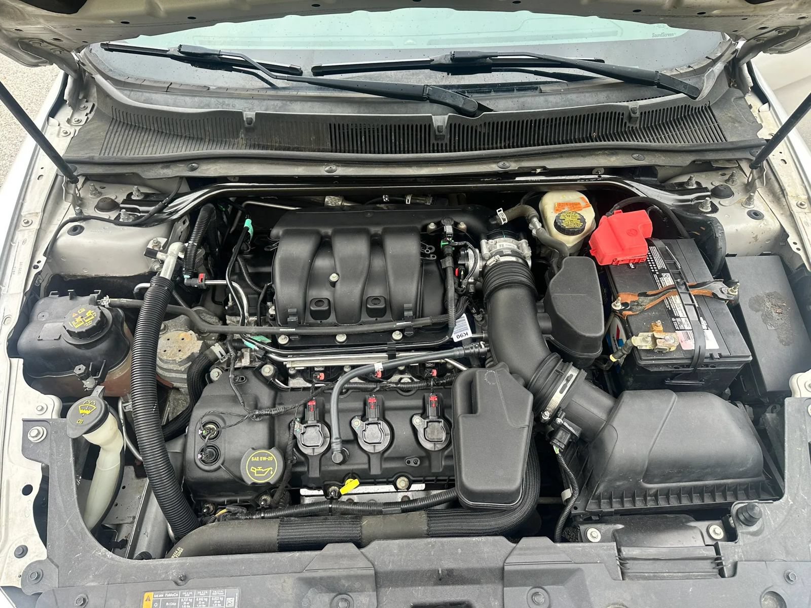 Used 2015 Ford Taurus Limited FWD image 20