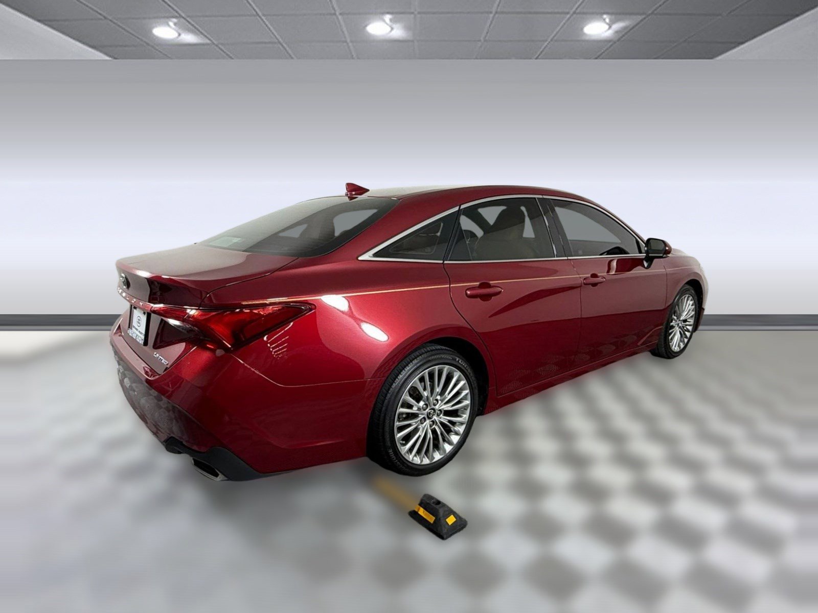 Used 2019 Toyota Avalon Limited FWD image 9