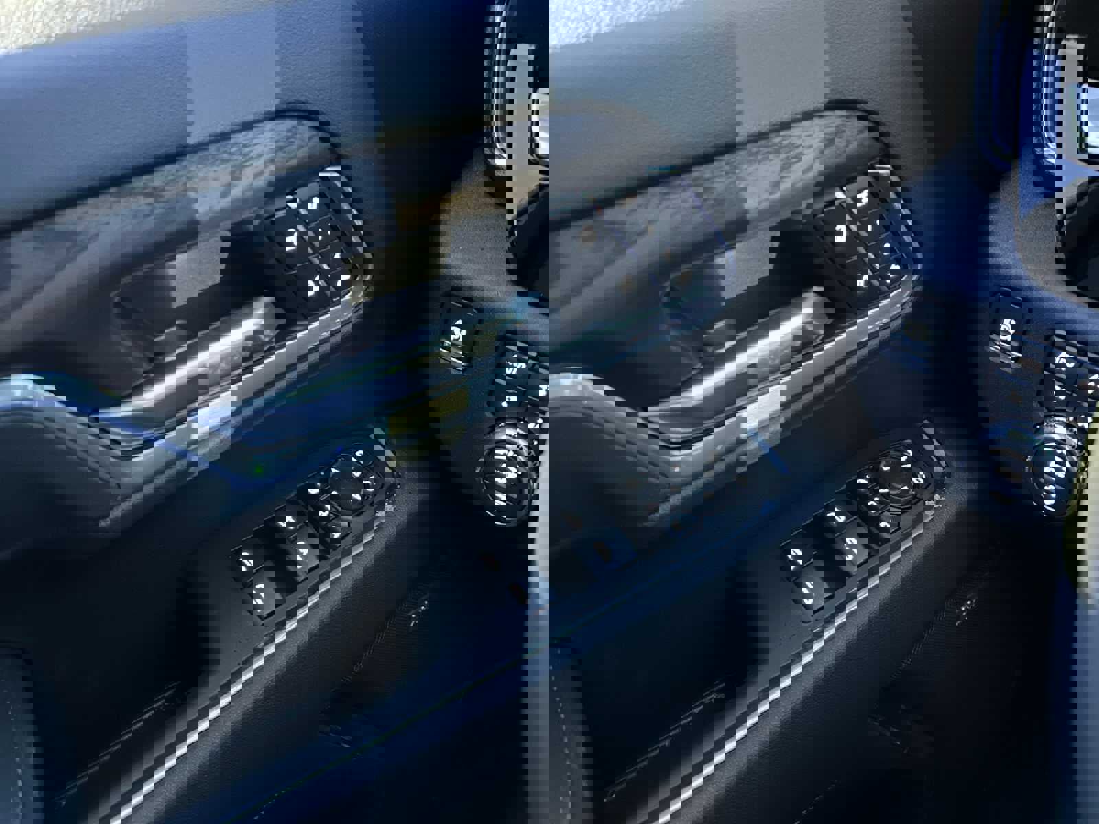 New 2026 GMC Sierra 2500 SLT w/ SLT Convenience Package image 31