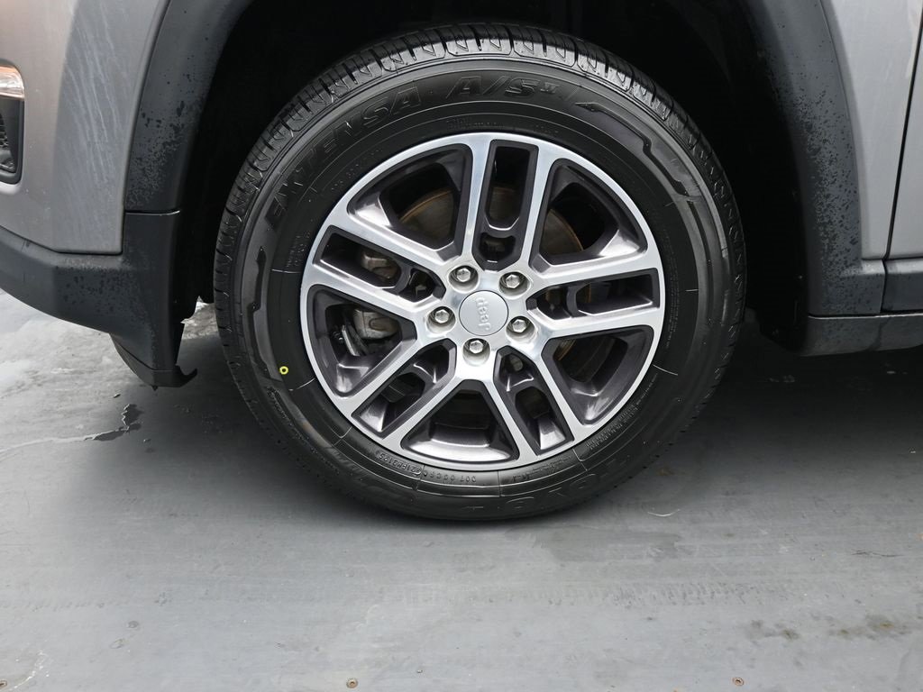 Used 2019 Jeep Compass Latitude w/ Popular Equipment Group image 12