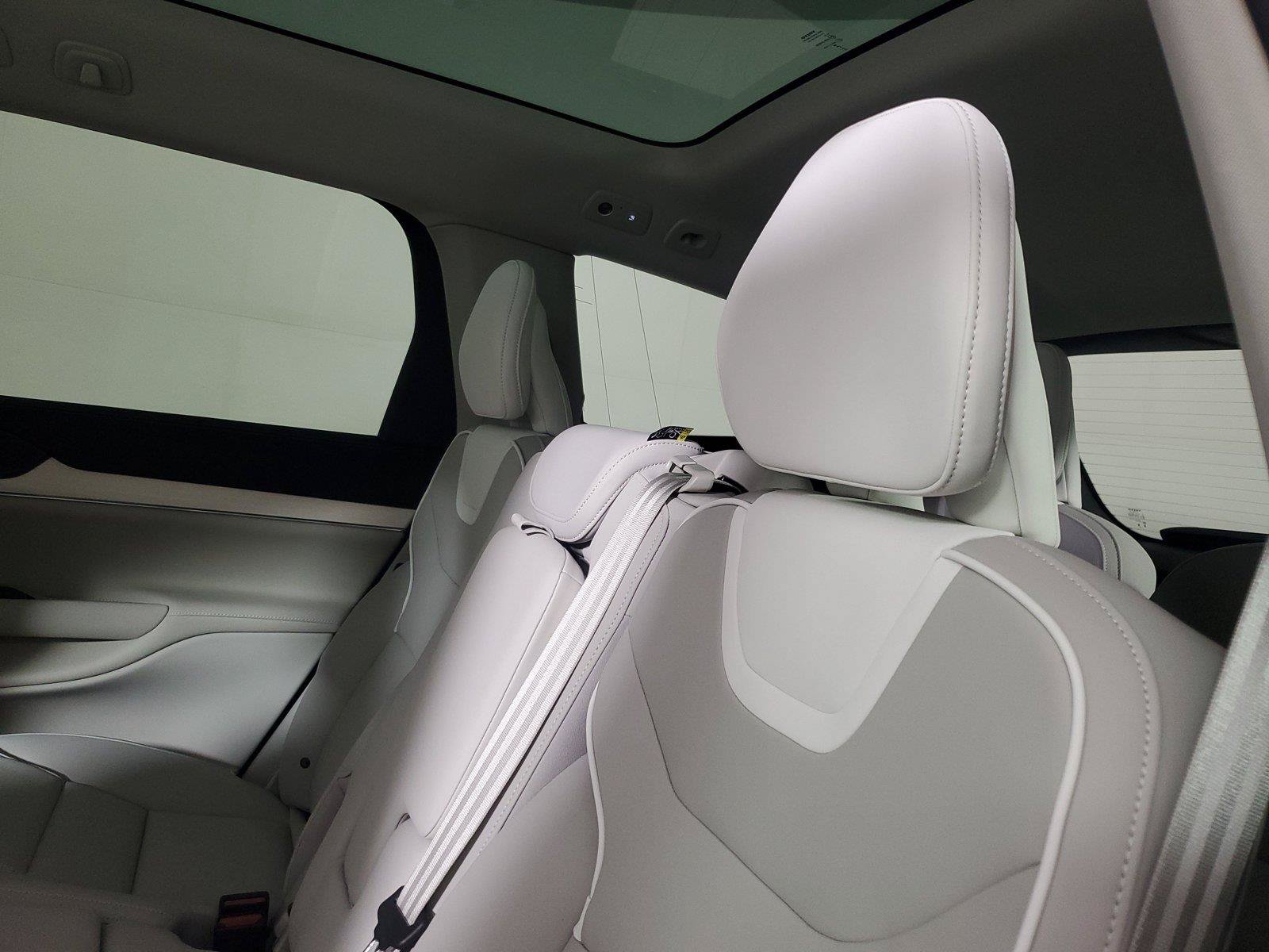 Certified 2025 Volvo EX90 Plus AWD/4WD image 13