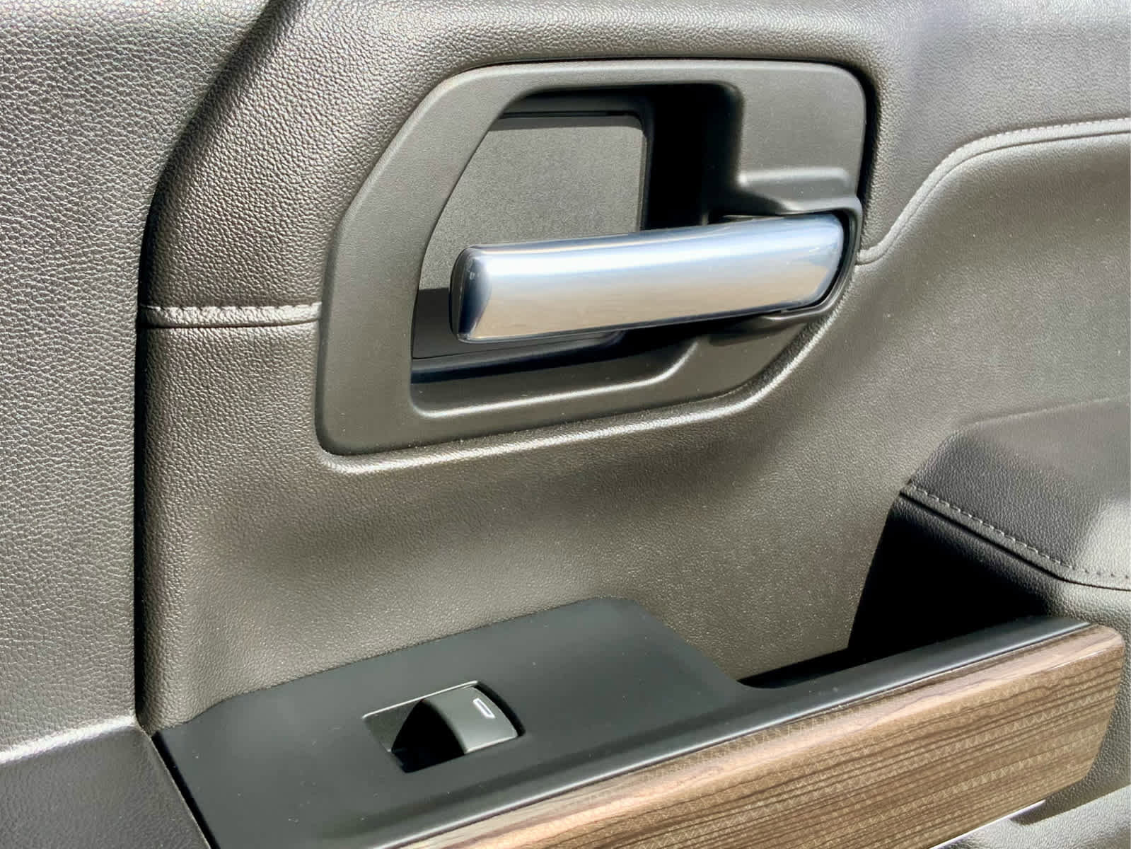 Used 2022 Chevrolet Silverado 1500 LT Trail Boss w/ LT Trail Boss Premium Package image 51