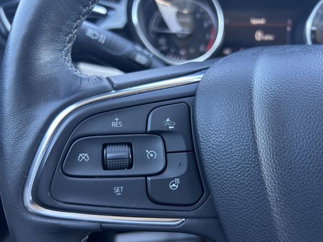 Used 2022 Buick Encore GX Essence w/ Experience Buick Package FWD image 17