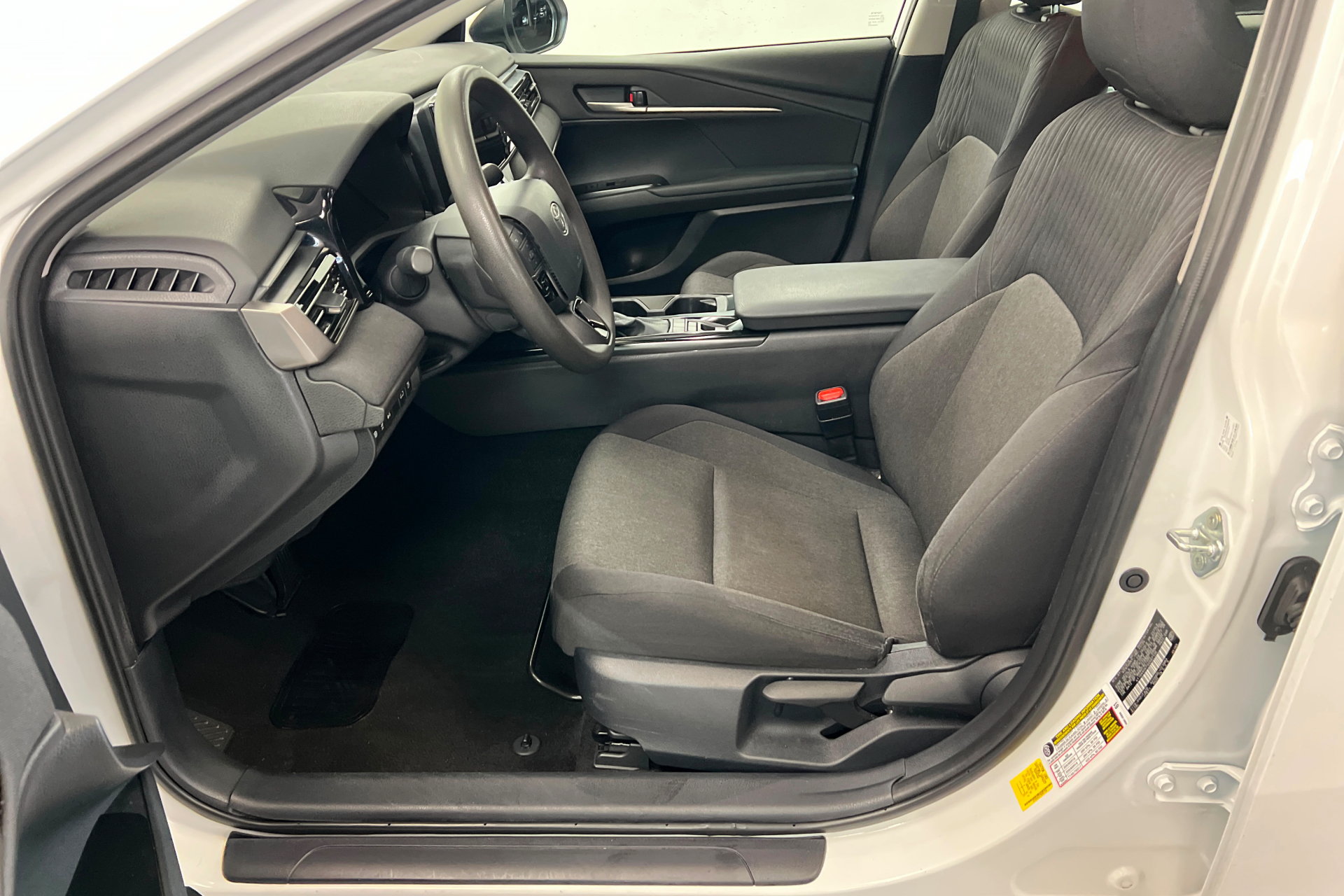Used 2025 Toyota Camry LE FWD image 18