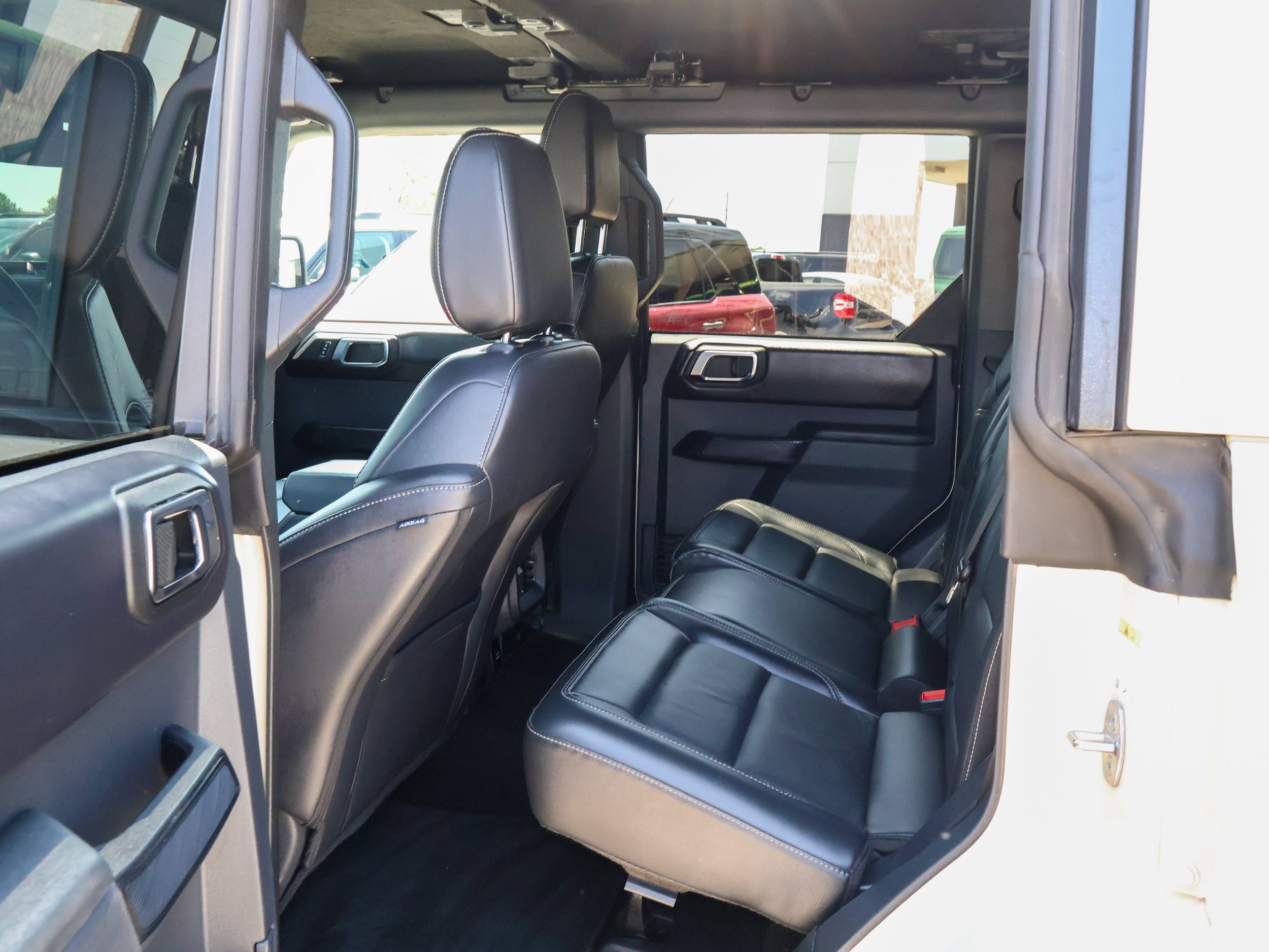 Used 2025 Ford Bronco Outer Banks AWD/4WD image 14